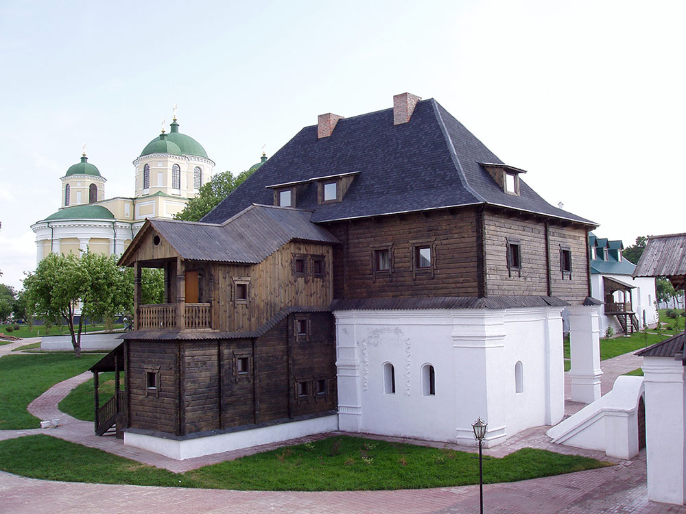 Північна вежа Спасо-Преображенського монастиря у м. Новгород-Сіверський